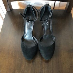 ⬇️ WHBM Heels